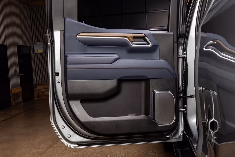 2025 Chevrolet Silverado 1500 High Country Crew Cab Image 39