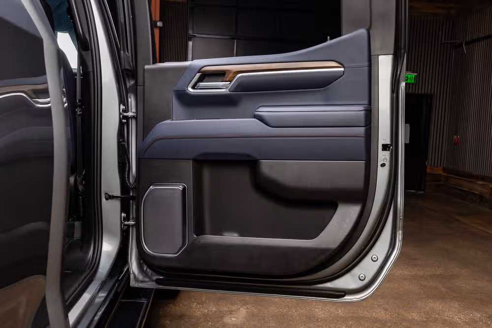2025 Chevrolet Silverado 1500 High Country Crew Cab Image 40