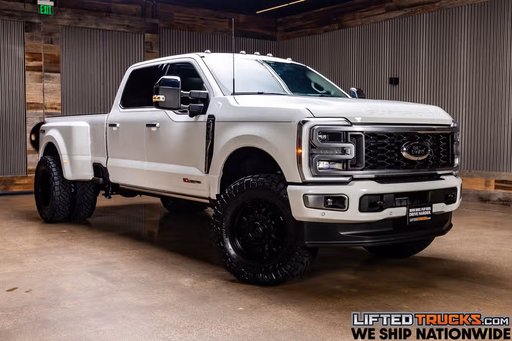 2026 Ford F-350 Super Duty Platinum Plus Crew Cab Image 1