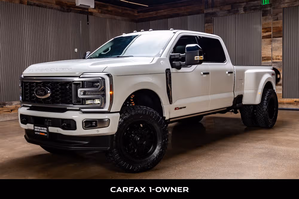 2026 Ford F-350 Super Duty Platinum Plus Crew Cab Image 5