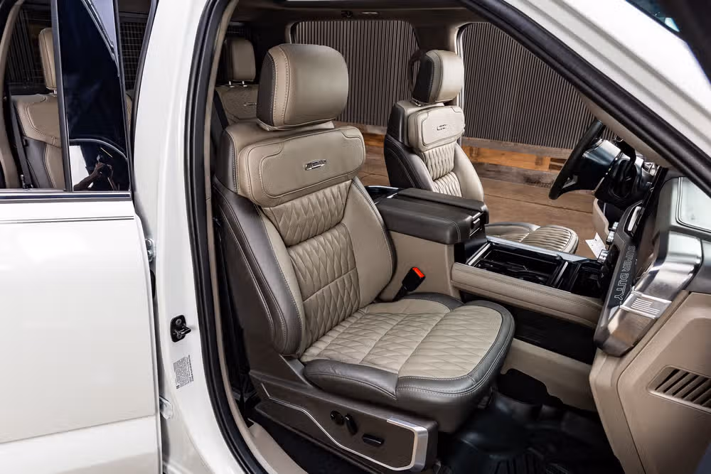 2026 Ford F-350 Super Duty Platinum Plus Crew Cab Image 32