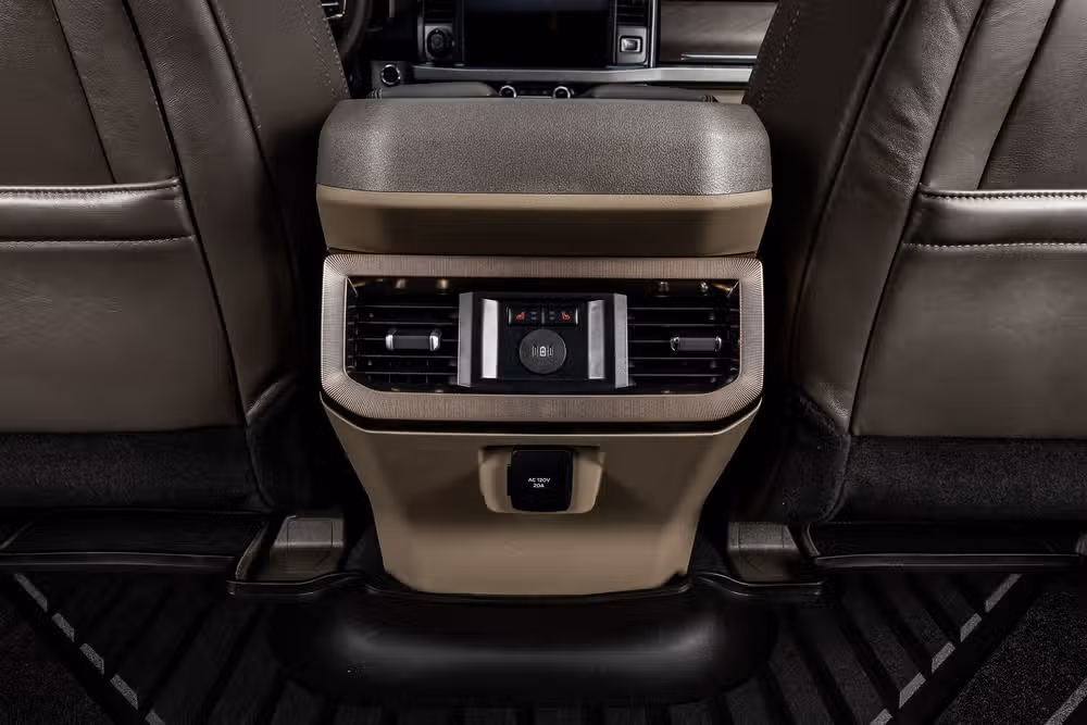 2026 Ford F-350 Super Duty Platinum Plus Crew Cab Image 34