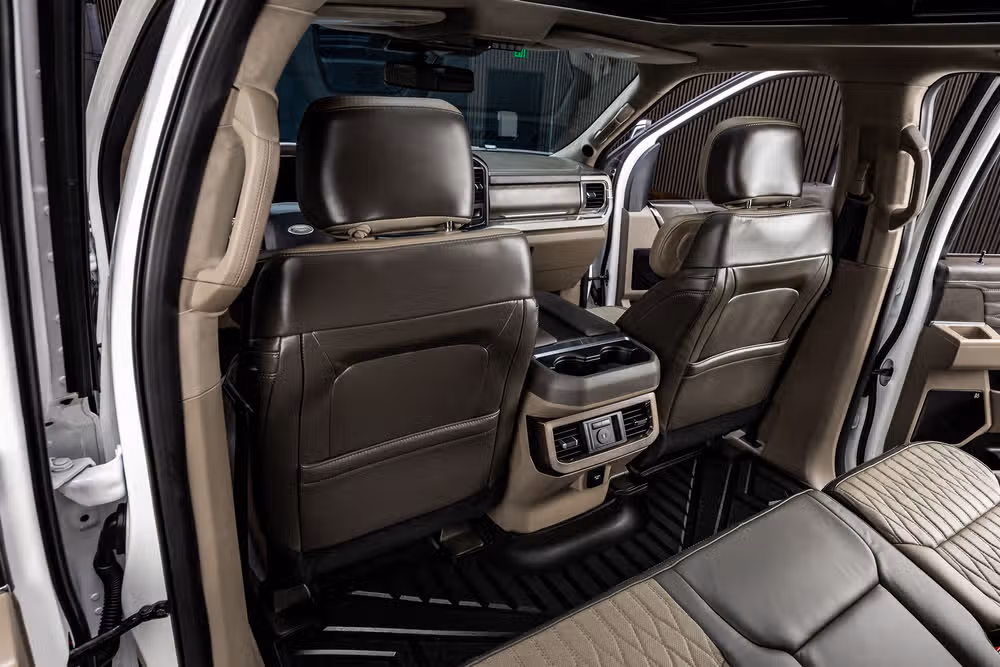 2026 Ford F-350 Super Duty Platinum Plus Crew Cab Image 35
