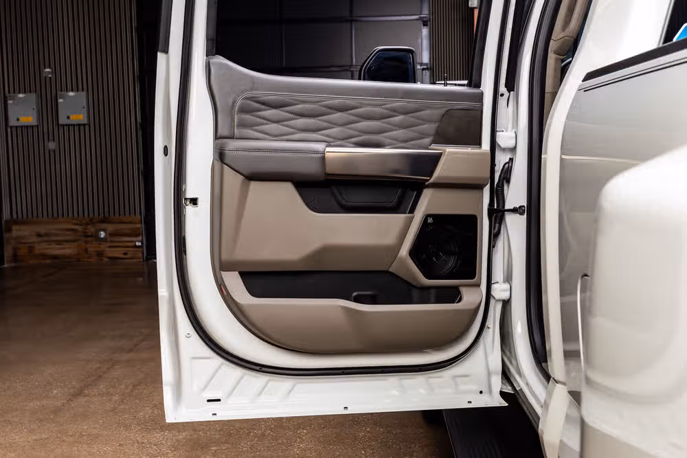 2026 Ford F-350 Super Duty Platinum Plus Crew Cab Image 39