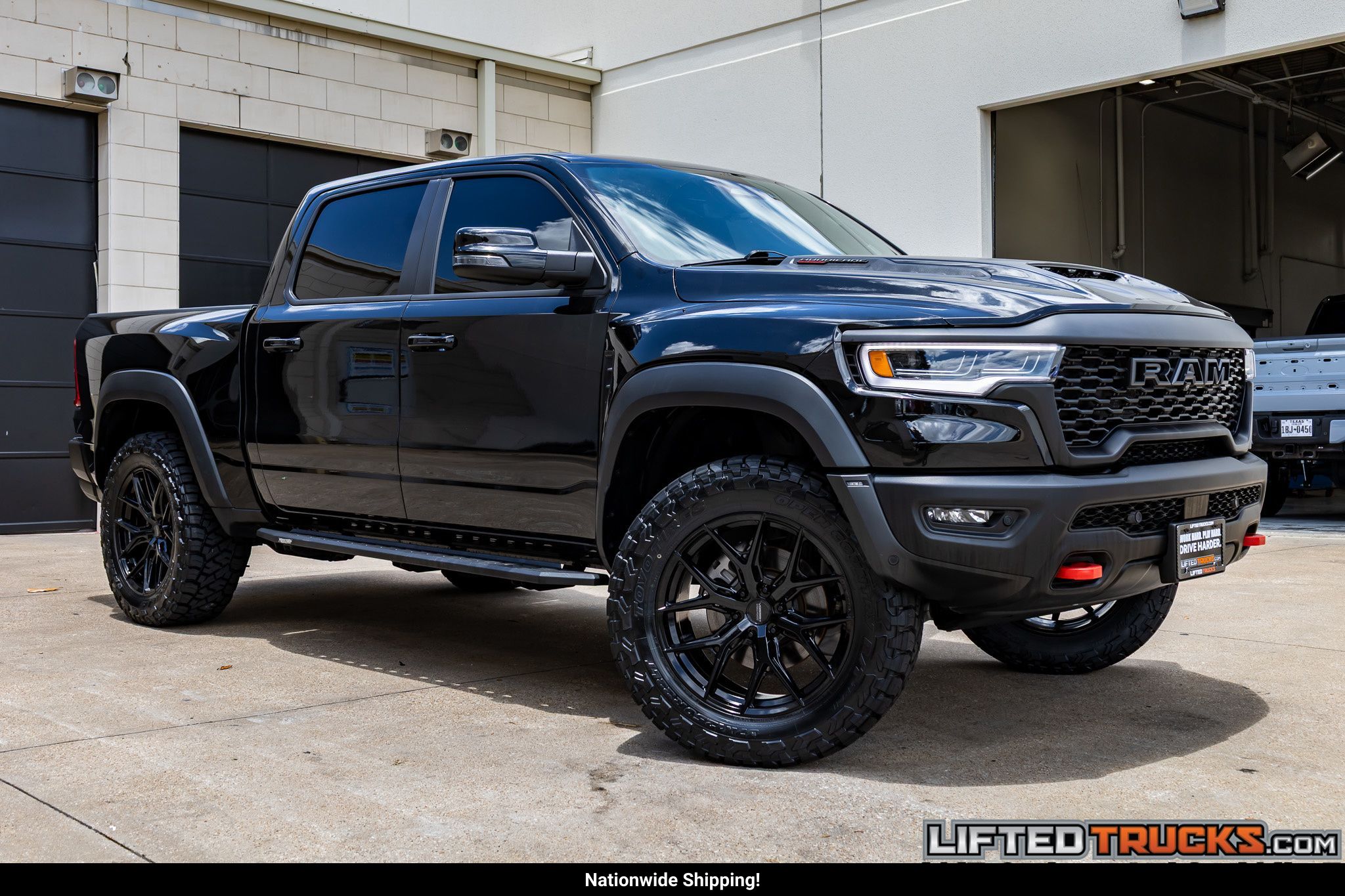 Diamond Black Crystal Pearl Coat 2025 RAM 1500 Pickup Truck All-Wheel Drive Automatic