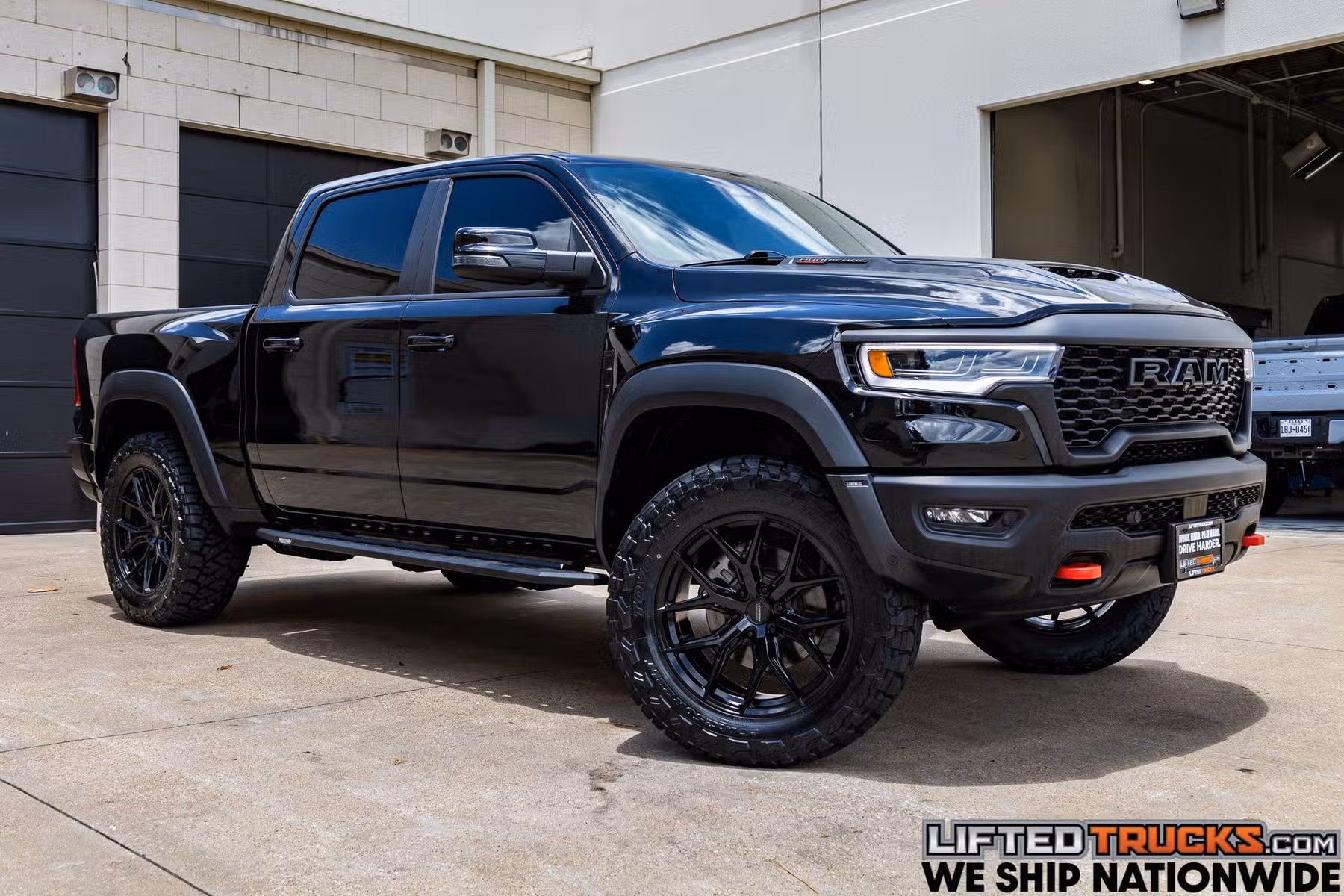 2025 Ram 1500 RHO Crew Cab Image 1