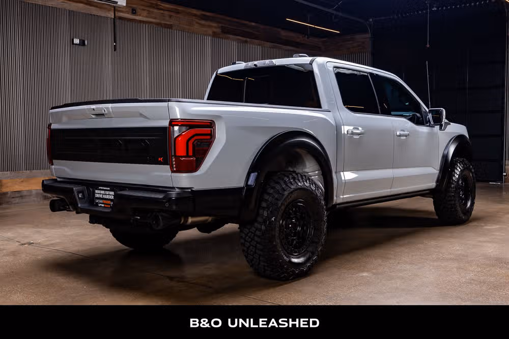 2025 Ford F-150 Raptor SuperCrew Image 9