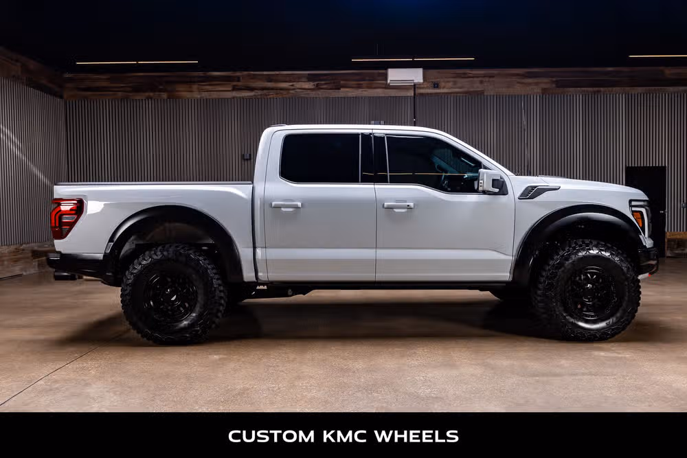 2025 Ford F-150 Raptor SuperCrew Image 10