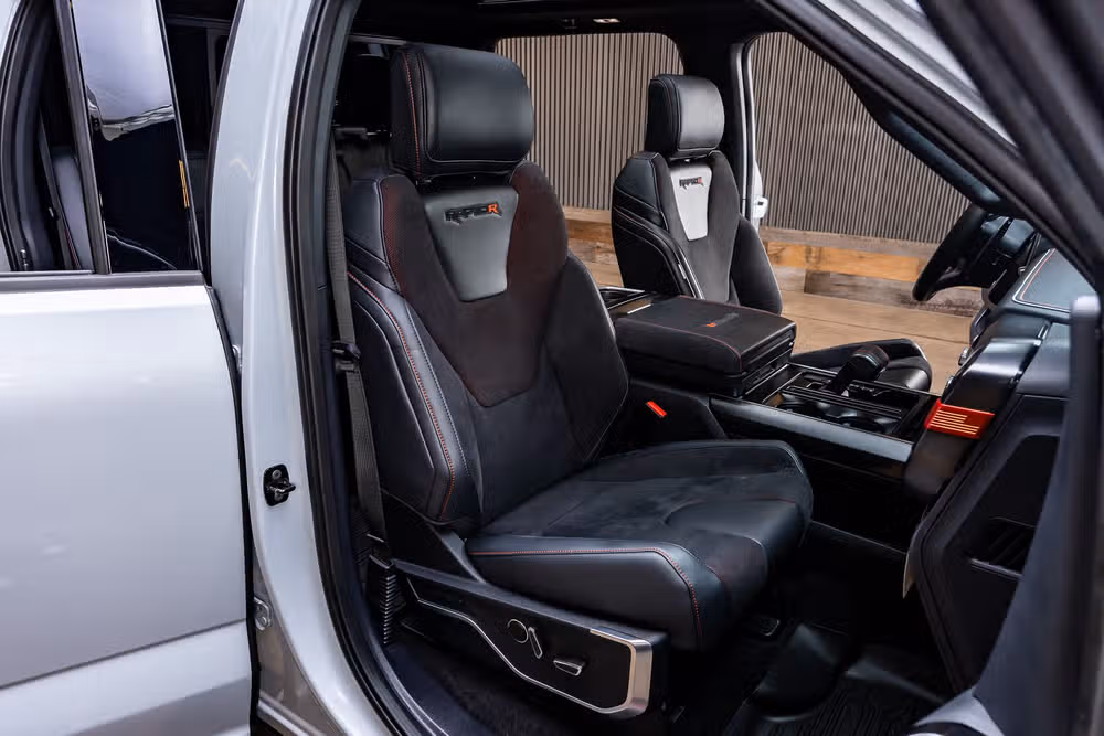 2025 Ford F-150 Raptor SuperCrew Image 31