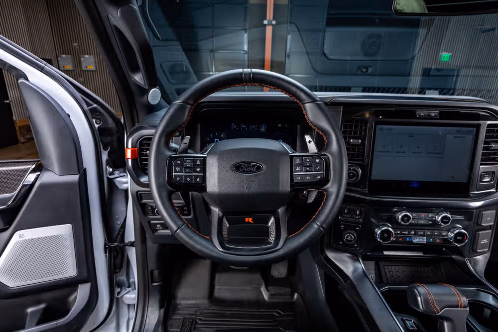 2025 Ford F-150 Raptor SuperCrew Image 17
