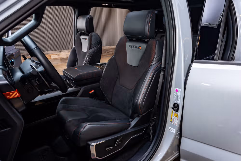 2025 Ford F-150 Raptor SuperCrew Image 29