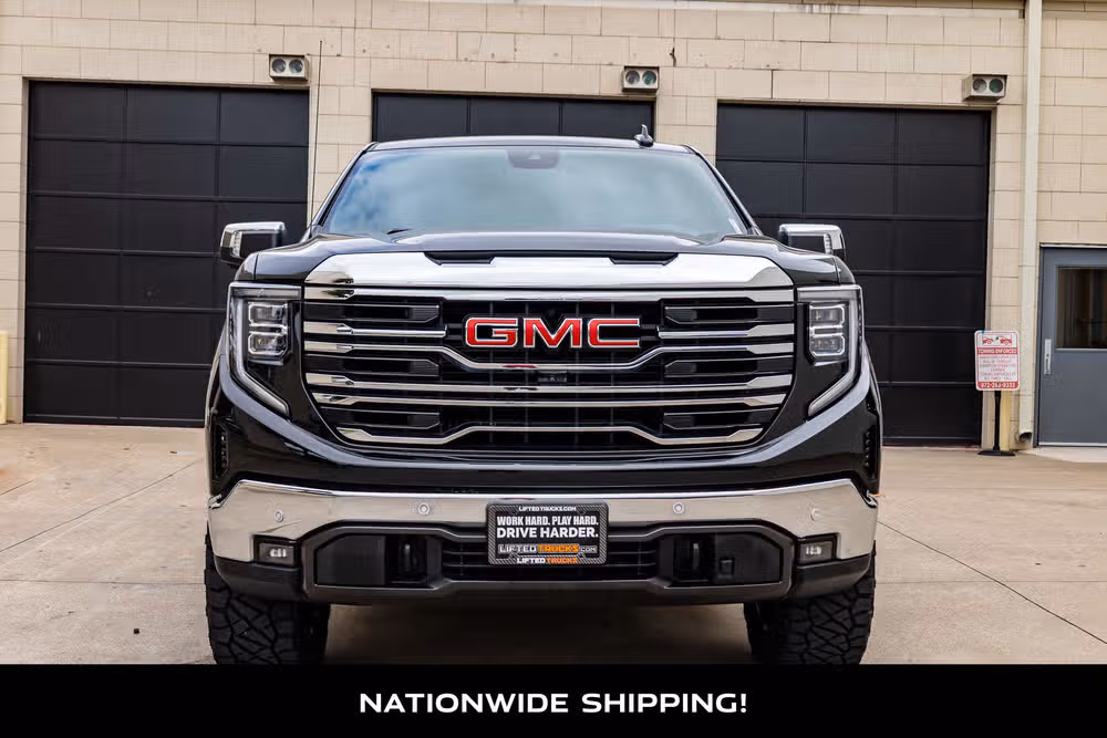 2024 GMC Sierra 1500 SLT Crew Cab Image 4