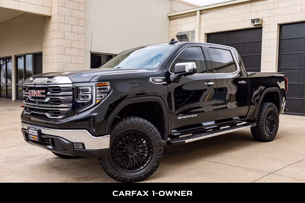 2024 GMC Sierra 1500 SLT Crew Cab Image 5