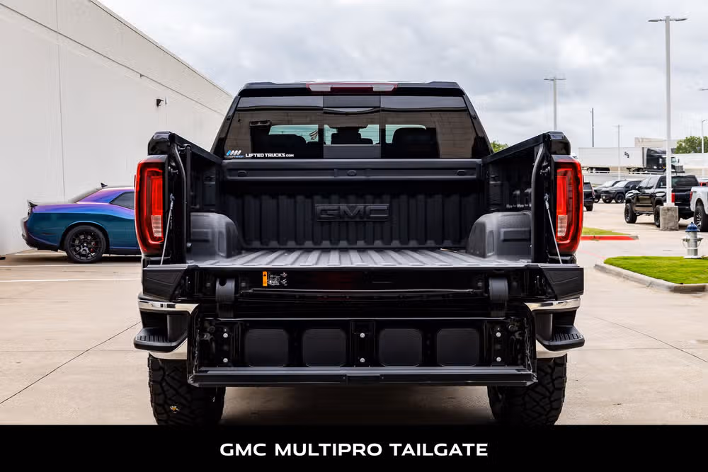 2024 GMC Sierra 1500 SLT Crew Cab Image 9