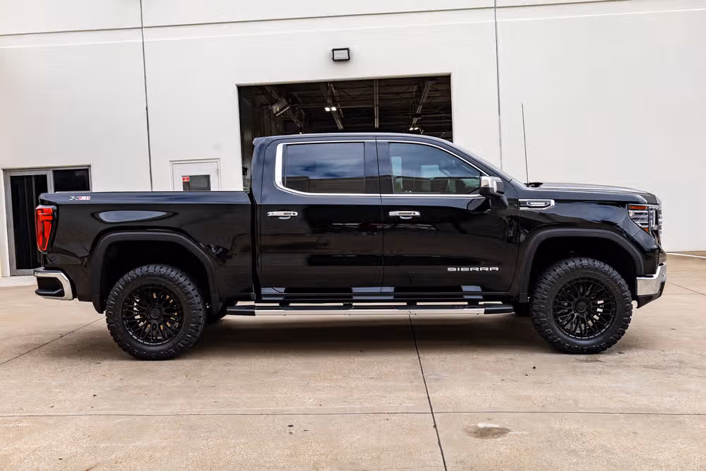 2024 GMC Sierra 1500 SLT Crew Cab Image 11