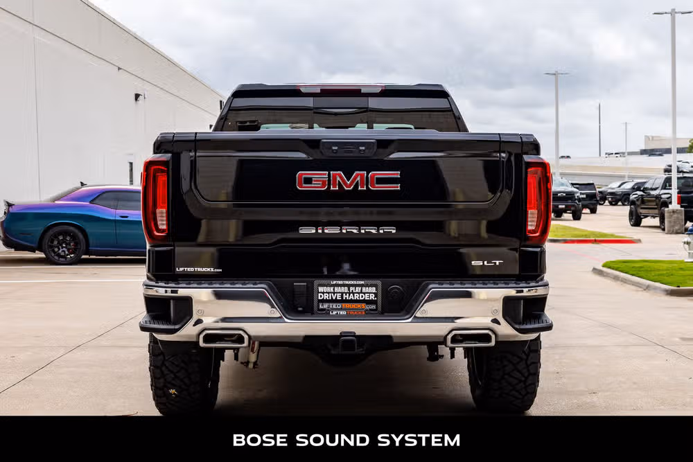 2024 GMC Sierra 1500 SLT Crew Cab Image 8
