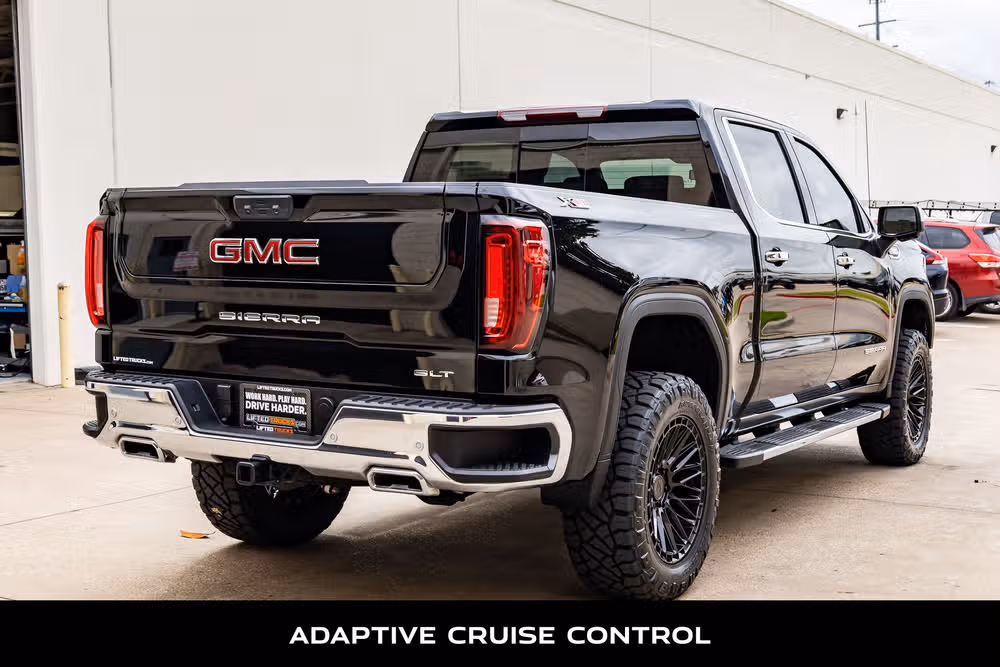 2024 GMC Sierra 1500 SLT Crew Cab Image 10