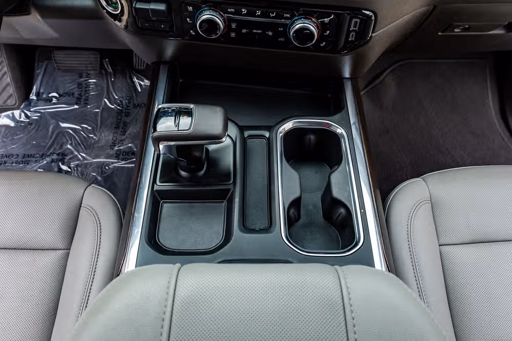 2024 GMC Sierra 1500 SLT Crew Cab Image 28