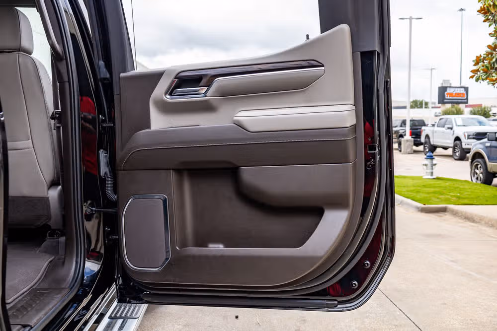 2024 GMC Sierra 1500 SLT Crew Cab Image 39