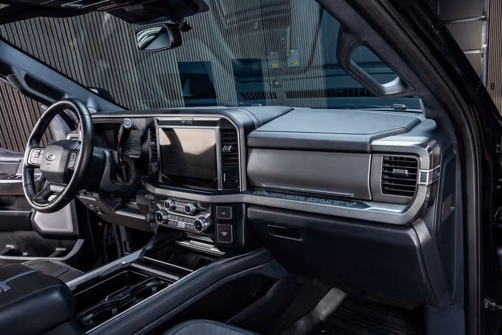 2025 Ford F-350 Super Duty Platinum Crew Cab Image 17