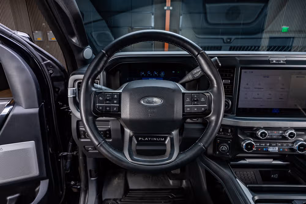 2025 Ford F-350 Super Duty Platinum Crew Cab Image 18