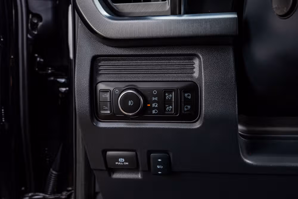 2025 Ford F-350 Super Duty Platinum Crew Cab Image 21