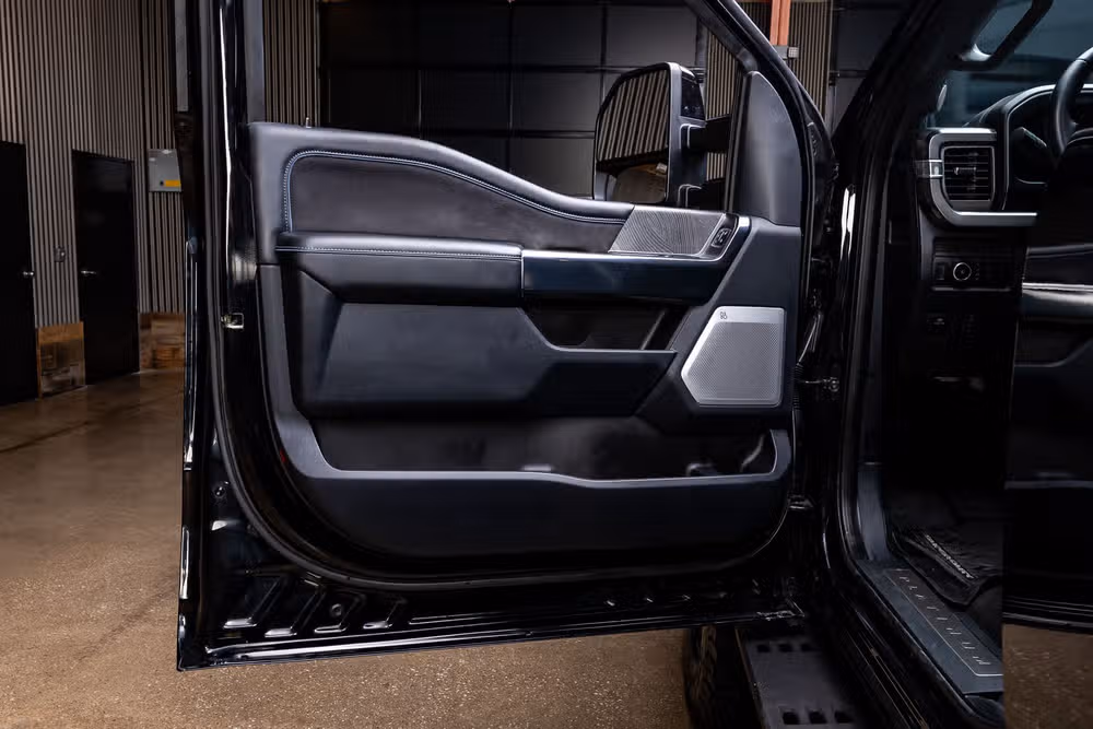 2025 Ford F-350 Super Duty Platinum Crew Cab Image 37