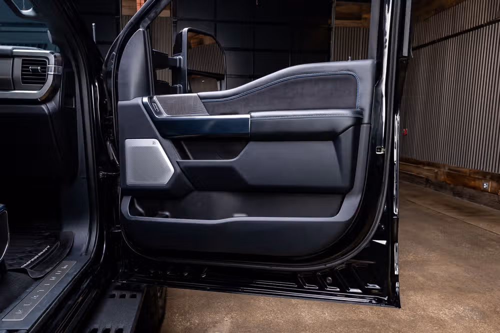 2025 Ford F-350 Super Duty Platinum Crew Cab Image 38