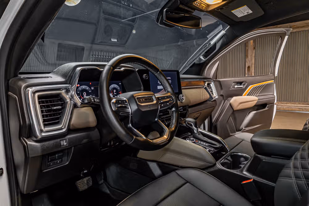 2025 GMC Canyon Denali Crew Cab Image 13