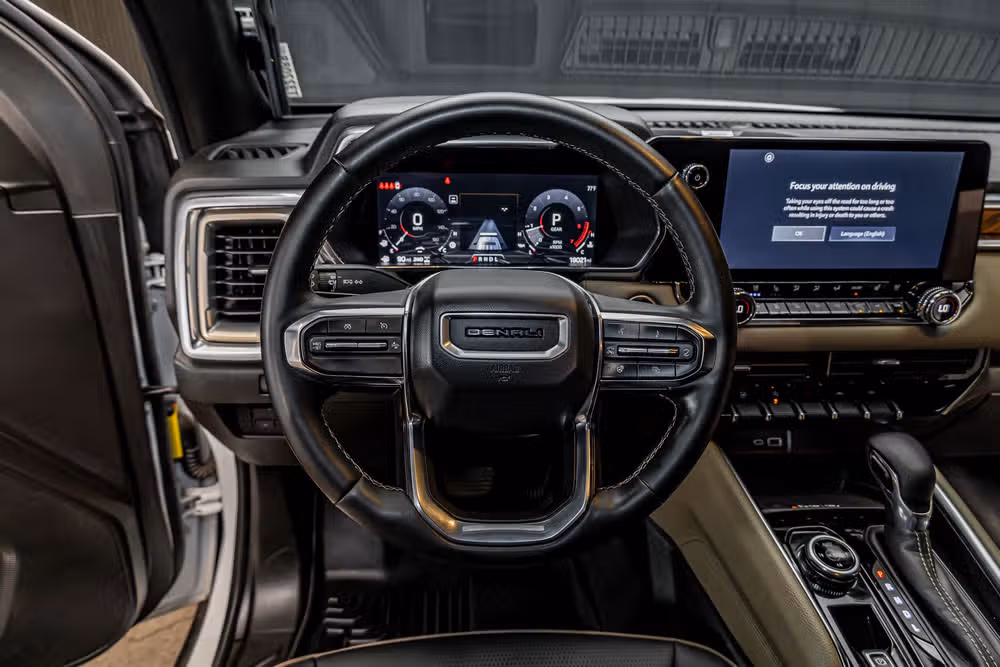 2025 GMC Canyon Denali Crew Cab Image 14