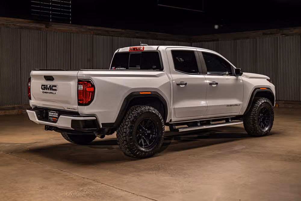 2025 GMC Canyon Denali Crew Cab Image 10