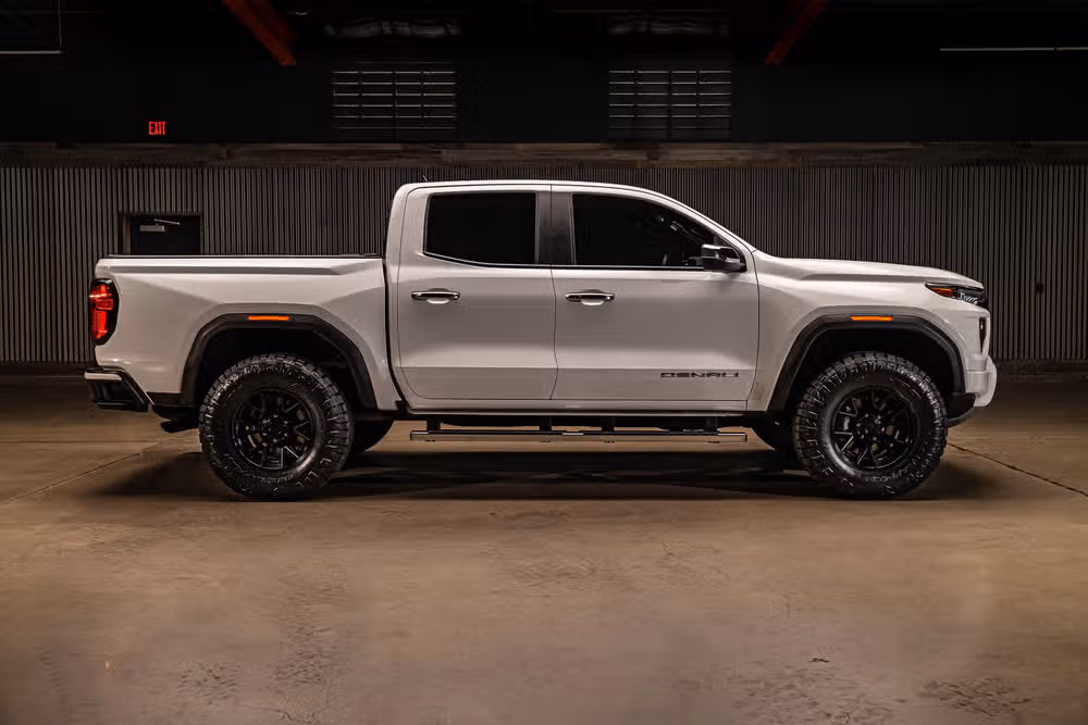 2025 GMC Canyon Denali Crew Cab Image 11