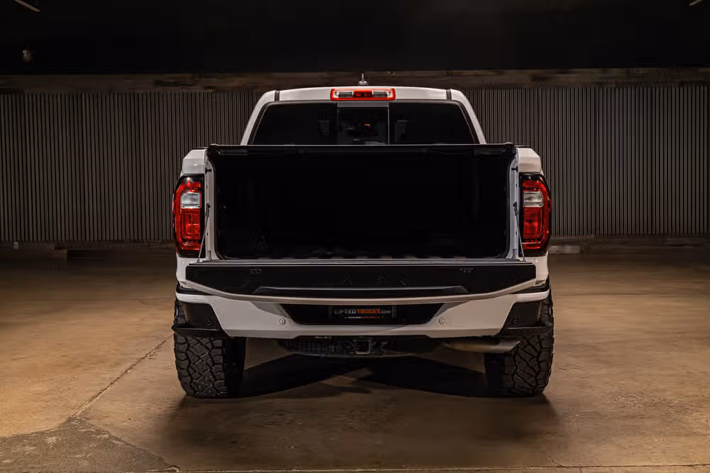 2025 GMC Canyon Denali Crew Cab Image 9