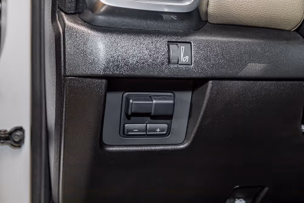 2025 GMC Canyon Denali Crew Cab Image 17