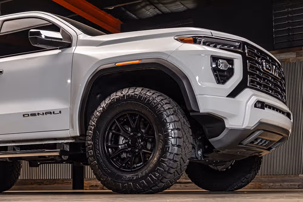 2025 GMC Canyon Denali Crew Cab Image 12