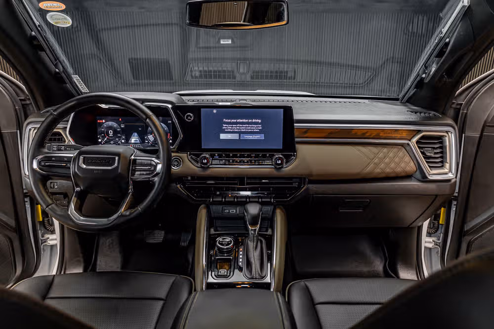 2025 GMC Canyon Denali Crew Cab Image 15