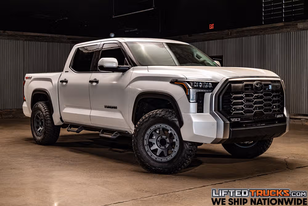 2023 Toyota Tundra Limited CrewMax Image 1