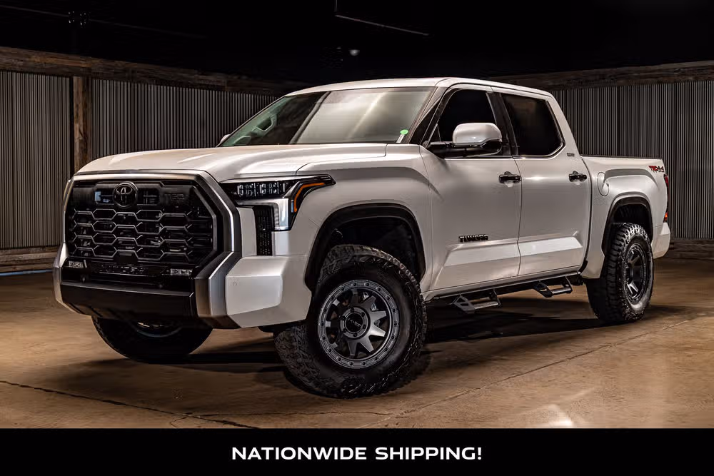 2023 Toyota Tundra Limited CrewMax Image 4