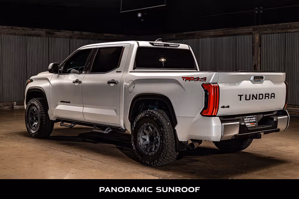 2023 Toyota Tundra Limited CrewMax Image 6