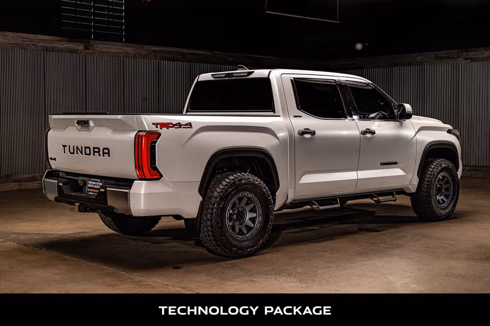 2023 Toyota Tundra Limited CrewMax Image 9