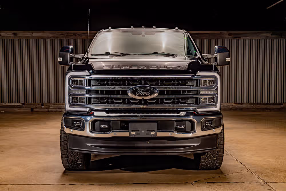 2023 Ford F-250 Super Duty Lariat Crew Cab Image 2