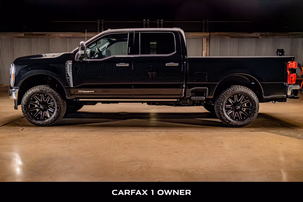 2023 Ford F-250 Super Duty Lariat Crew Cab Image 5