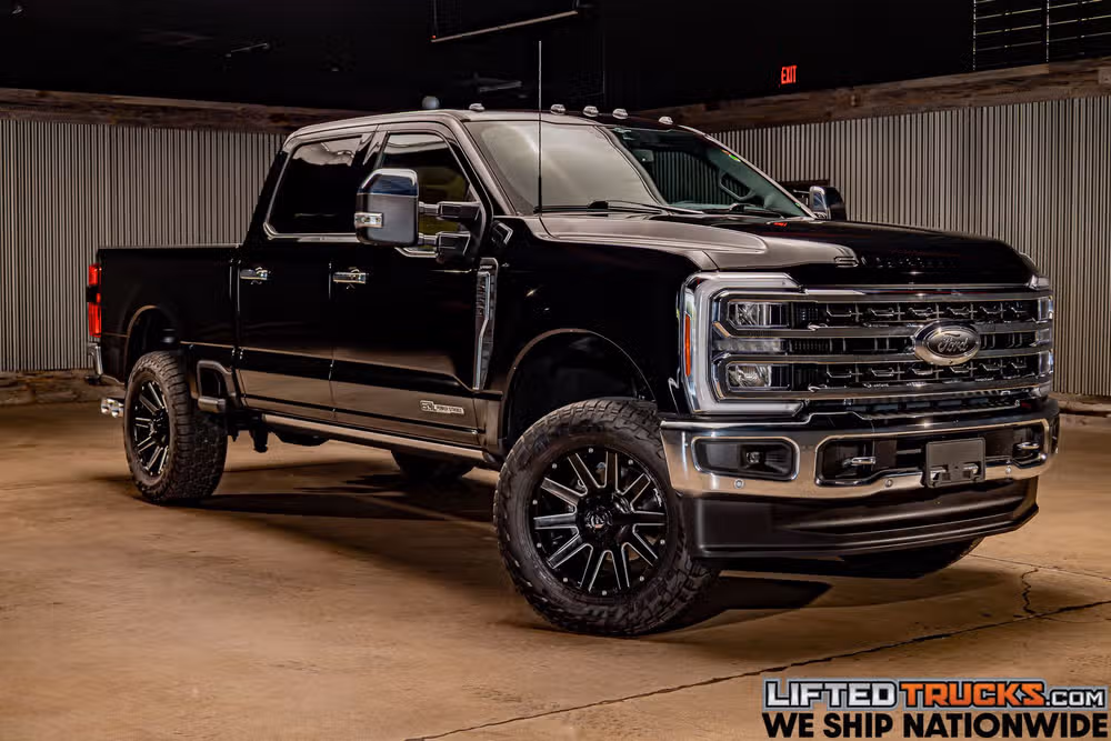 2023 Ford F-250 Super Duty Lariat Crew Cab Image 1