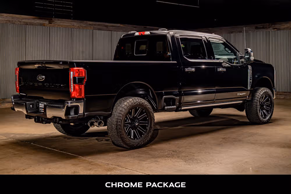 2023 Ford F-250 Super Duty Lariat Crew Cab Image 9