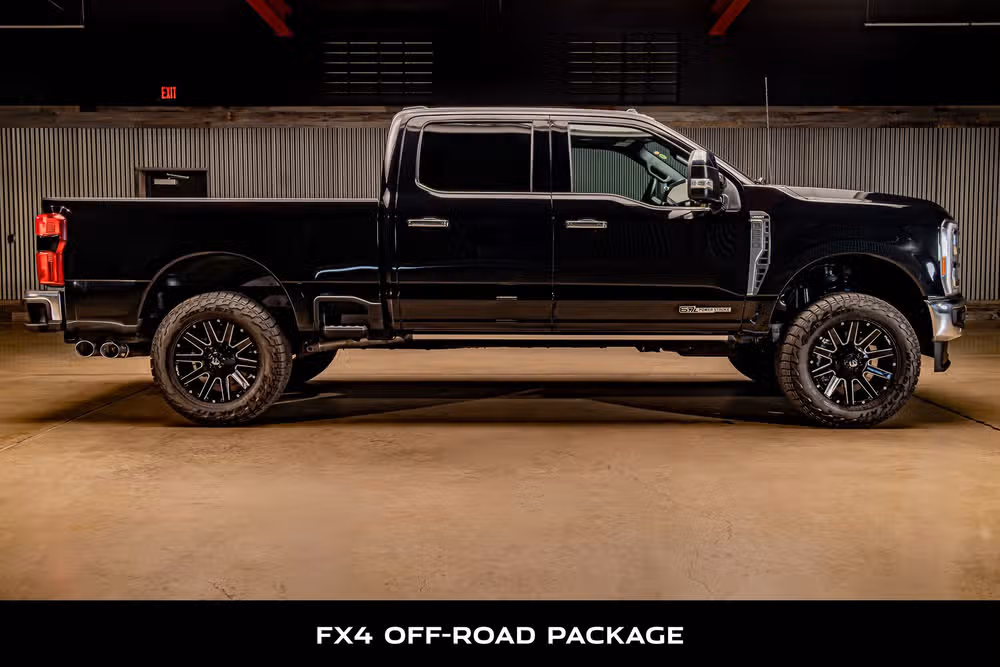 2023 Ford F-250 Super Duty Lariat Crew Cab Image 10