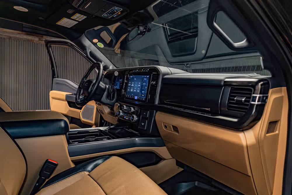 2023 Ford F-250 Super Duty Lariat Crew Cab Image 15