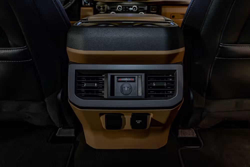 2023 Ford F-250 Super Duty Lariat Crew Cab Image 23