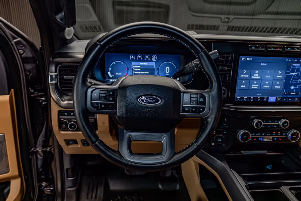 2023 Ford F-250 Super Duty Lariat Crew Cab Image 13