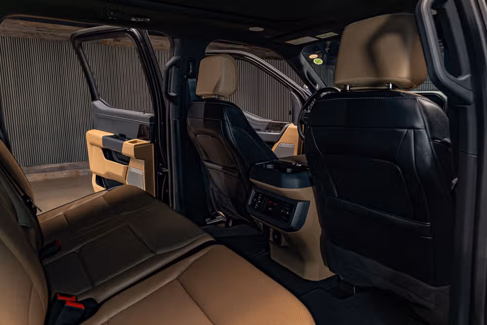 2023 Ford F-250 Super Duty Lariat Crew Cab Image 25