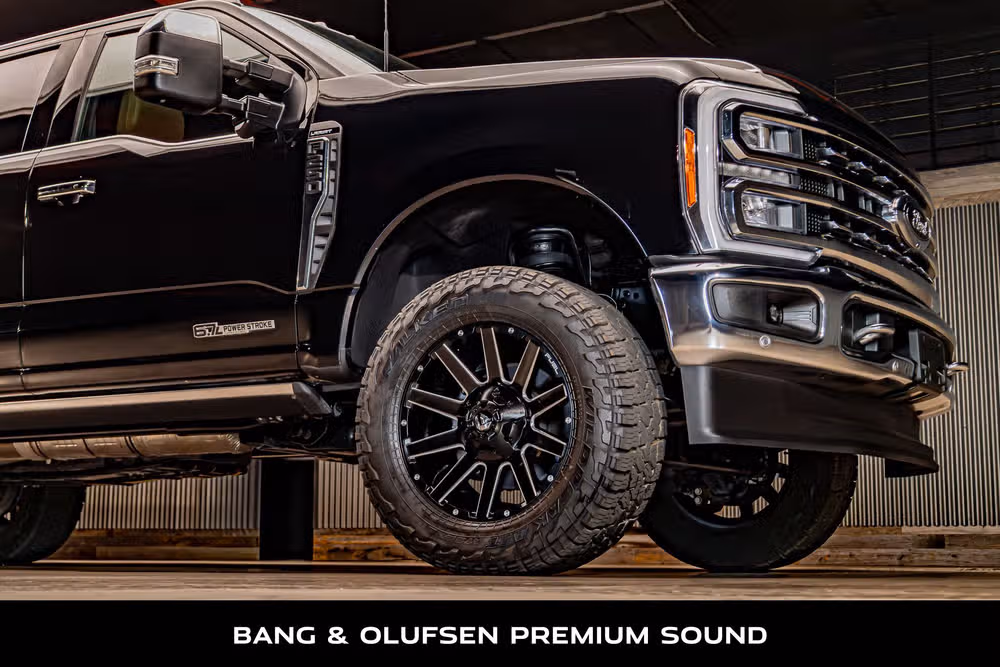 2023 Ford F-250 Super Duty Lariat Crew Cab Image 11
